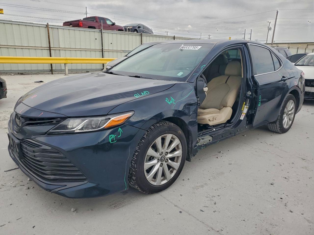 2018 TOYOTA CAMRY
