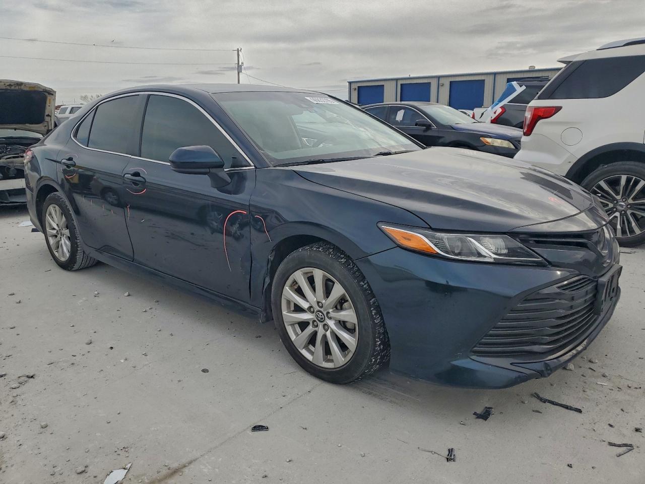 2018 TOYOTA CAMRY L photo 4