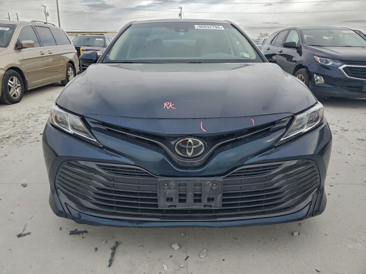 2018 TOYOTA CAMRY L photo 5