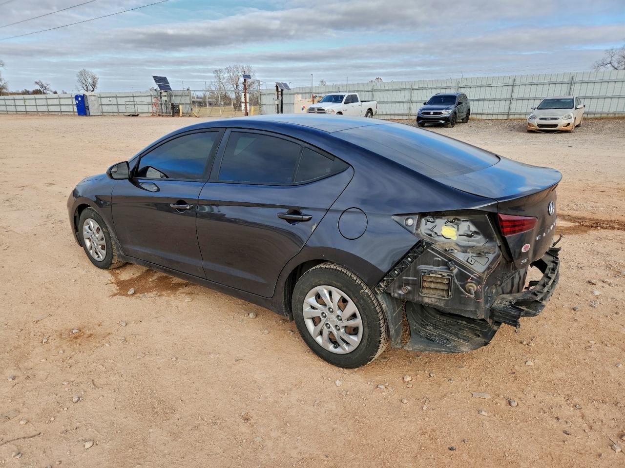 2020 HYUNDAI ELANTRA SE photo 3