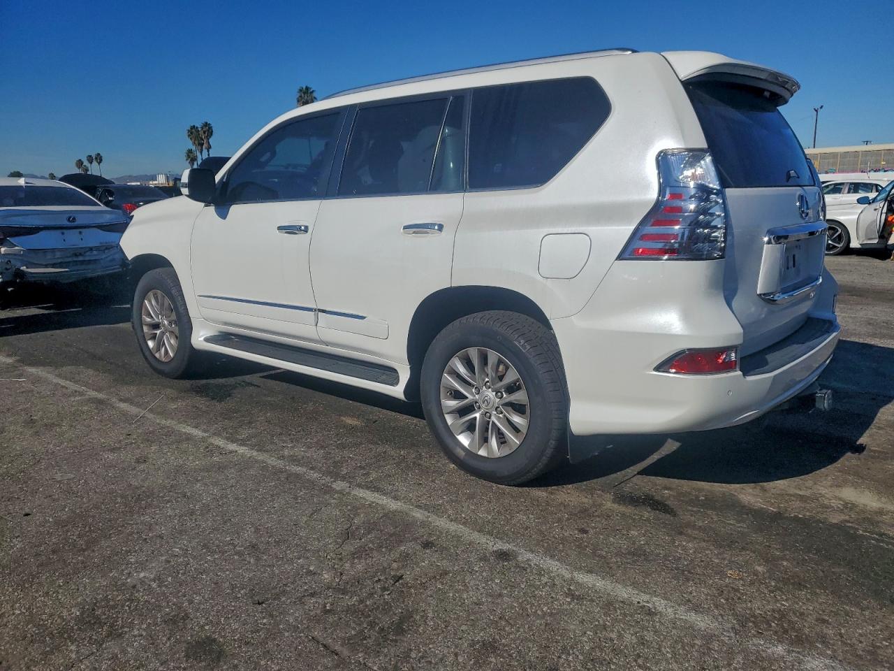2019 LEXUS GX 460 photo 2