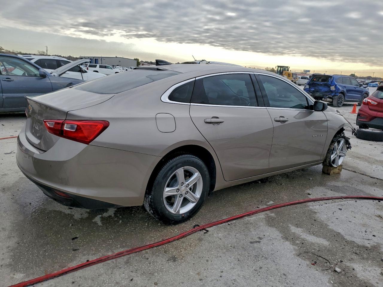 2024 CHEVROLET MALIBU LS photo 3