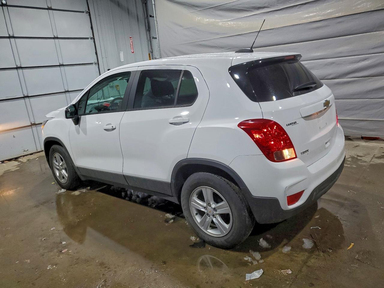 2020 CHEVROLET TRAX LS photo 2