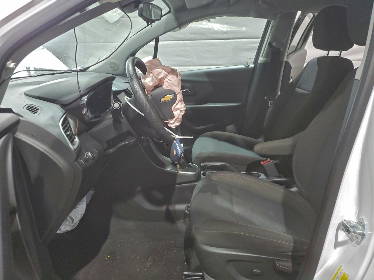 2020 CHEVROLET TRAX LS photo 7