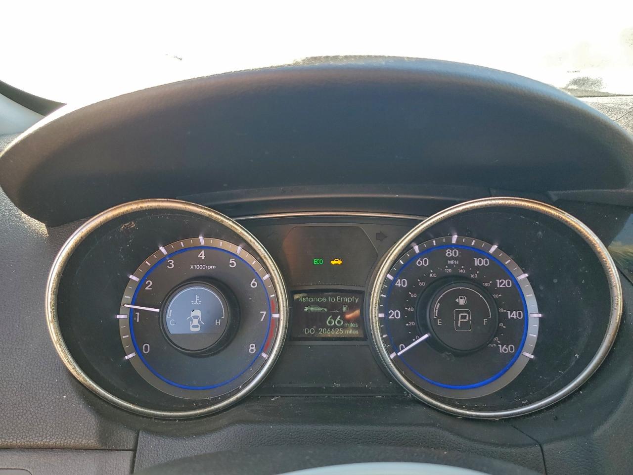 2011 HYUNDAI SONATA SE photo 9