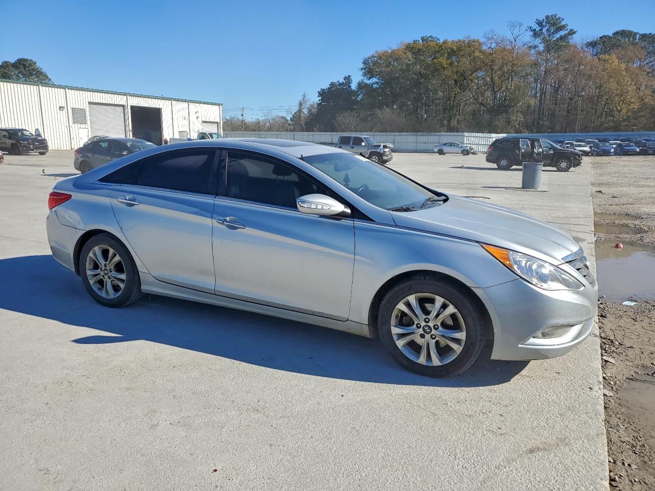 2011 HYUNDAI SONATA SE photo 4