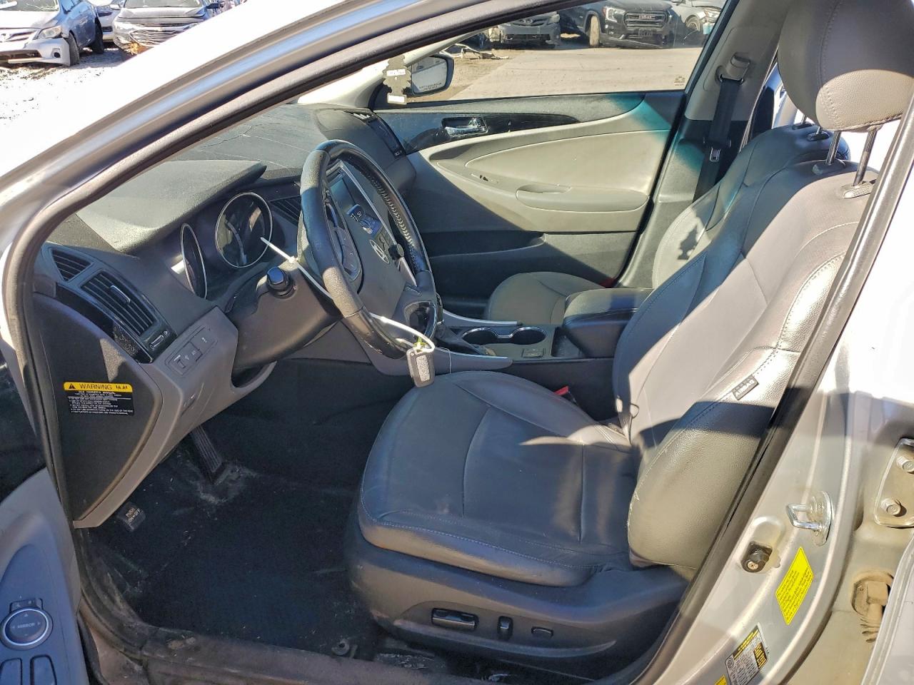 2011 HYUNDAI SONATA SE photo 7