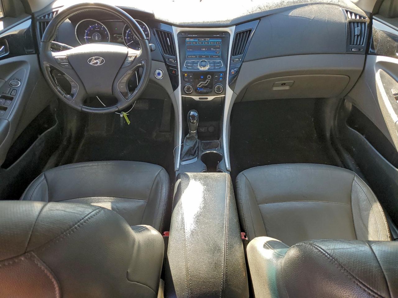 2011 HYUNDAI SONATA SE photo 8