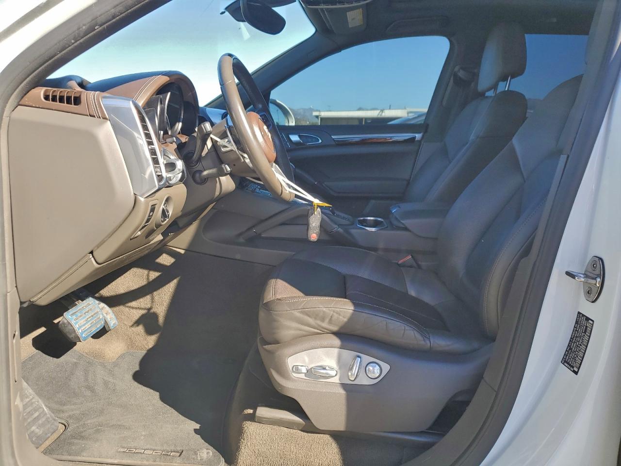 2017 PORSCHE CAYENNE SE HYBRID PLATINUM photo 7