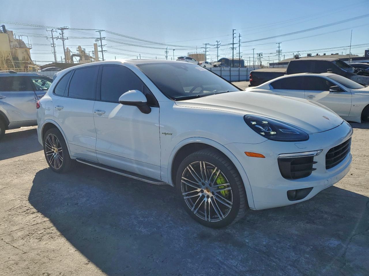 2017 PORSCHE CAYENNE SE HYBRID PLATINUM photo 4