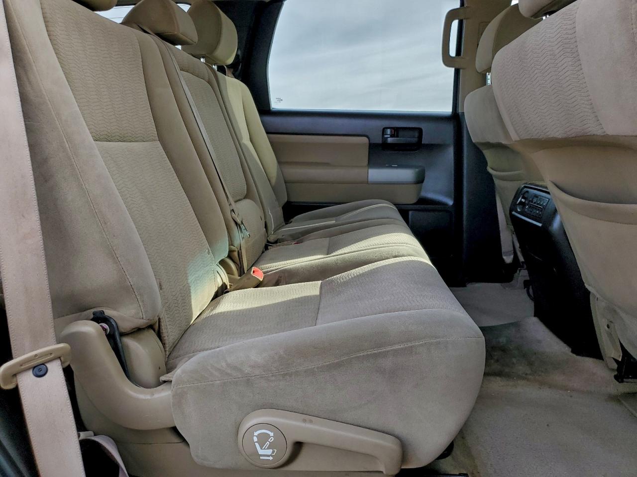 2008 TOYOTA SEQUOIA SR5 photo 11