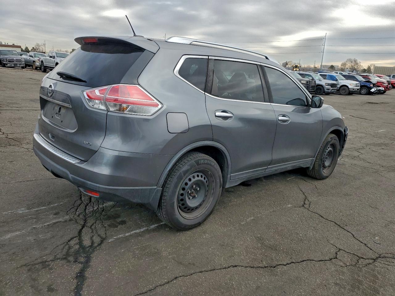 2016 NISSAN ROGUE S photo 3