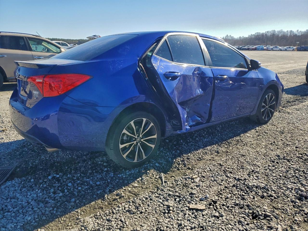 2019 TOYOTA COROLLA L photo 3