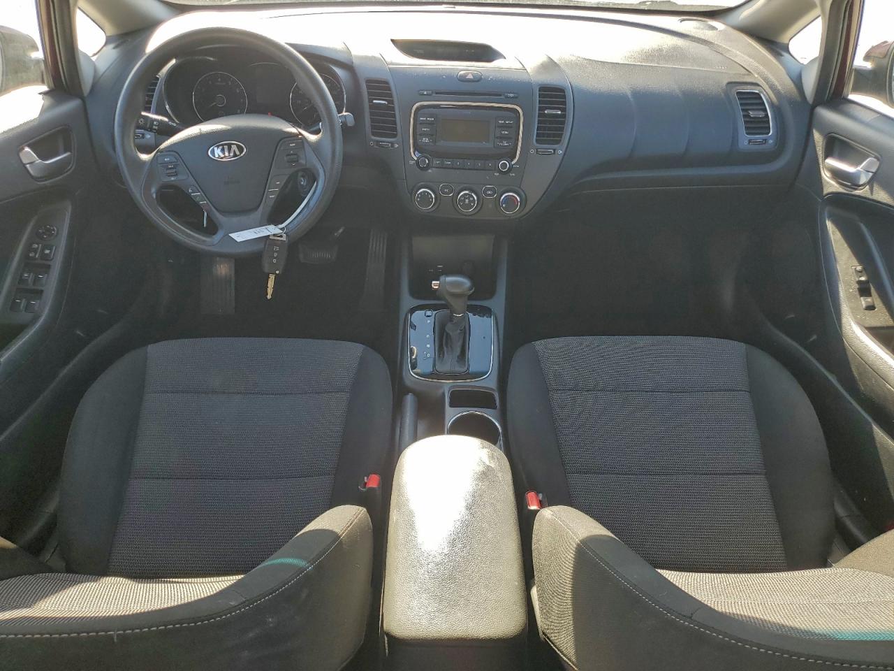 2017 KIA FORTE LX photo 8