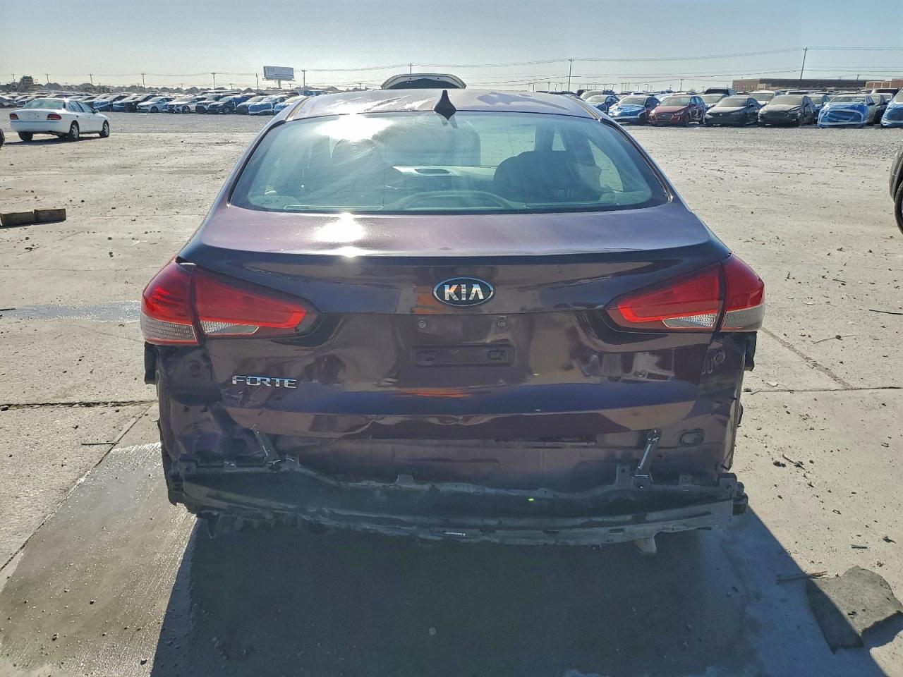 2017 KIA FORTE LX photo 6