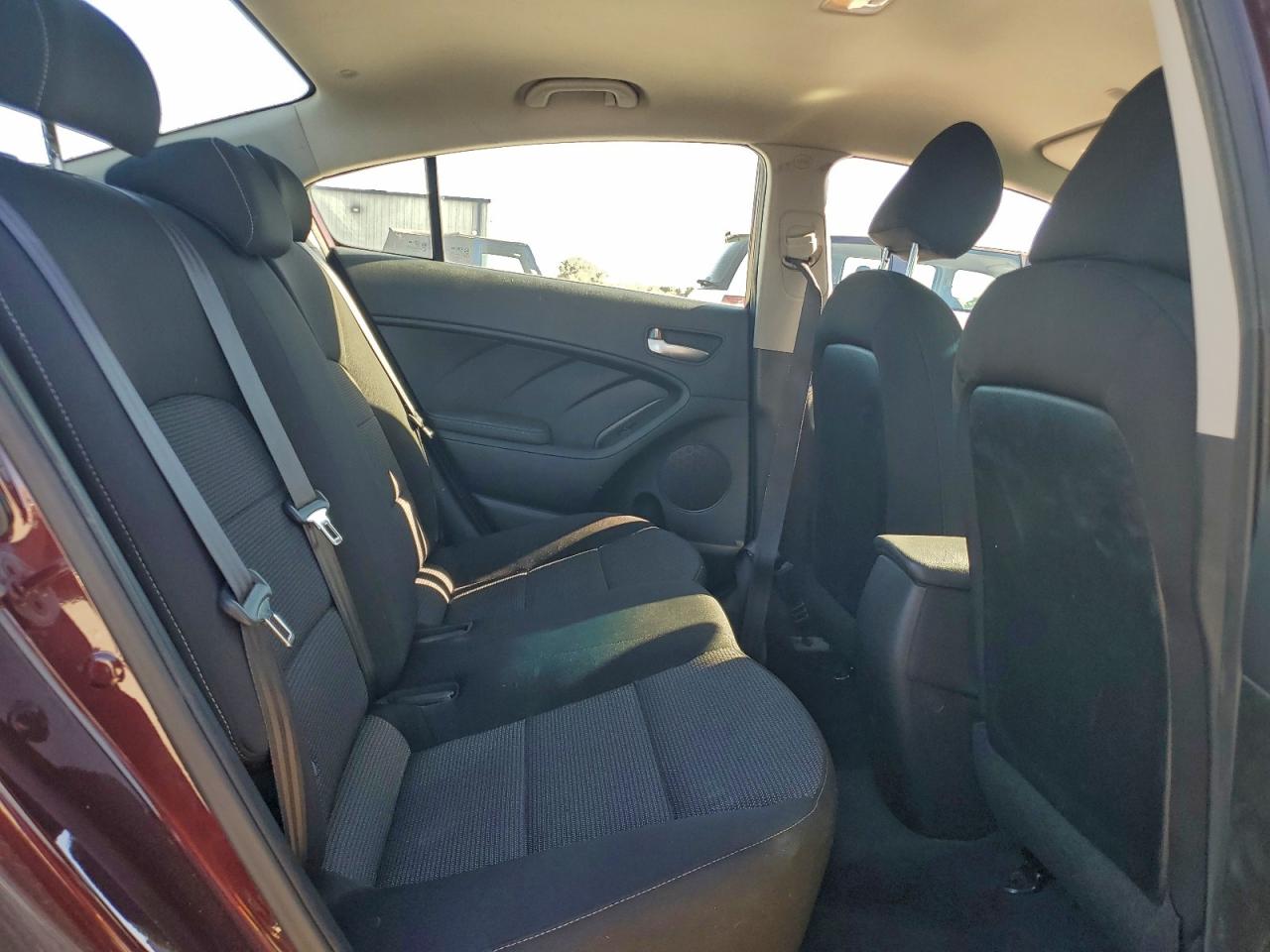 2017 KIA FORTE LX photo 10