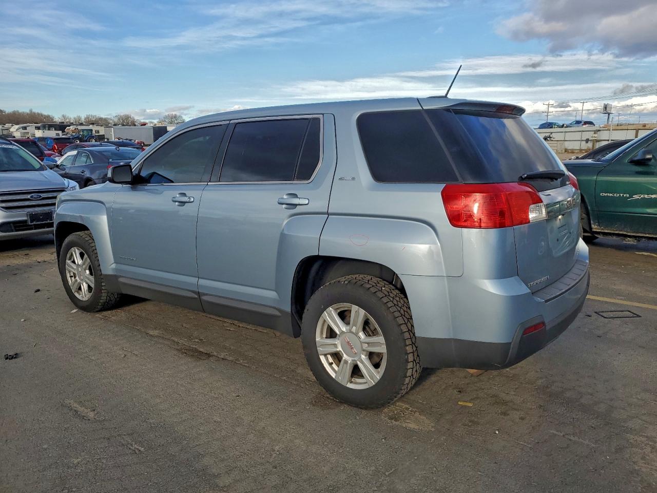 2015 GMC TERRAIN SLE photo 2