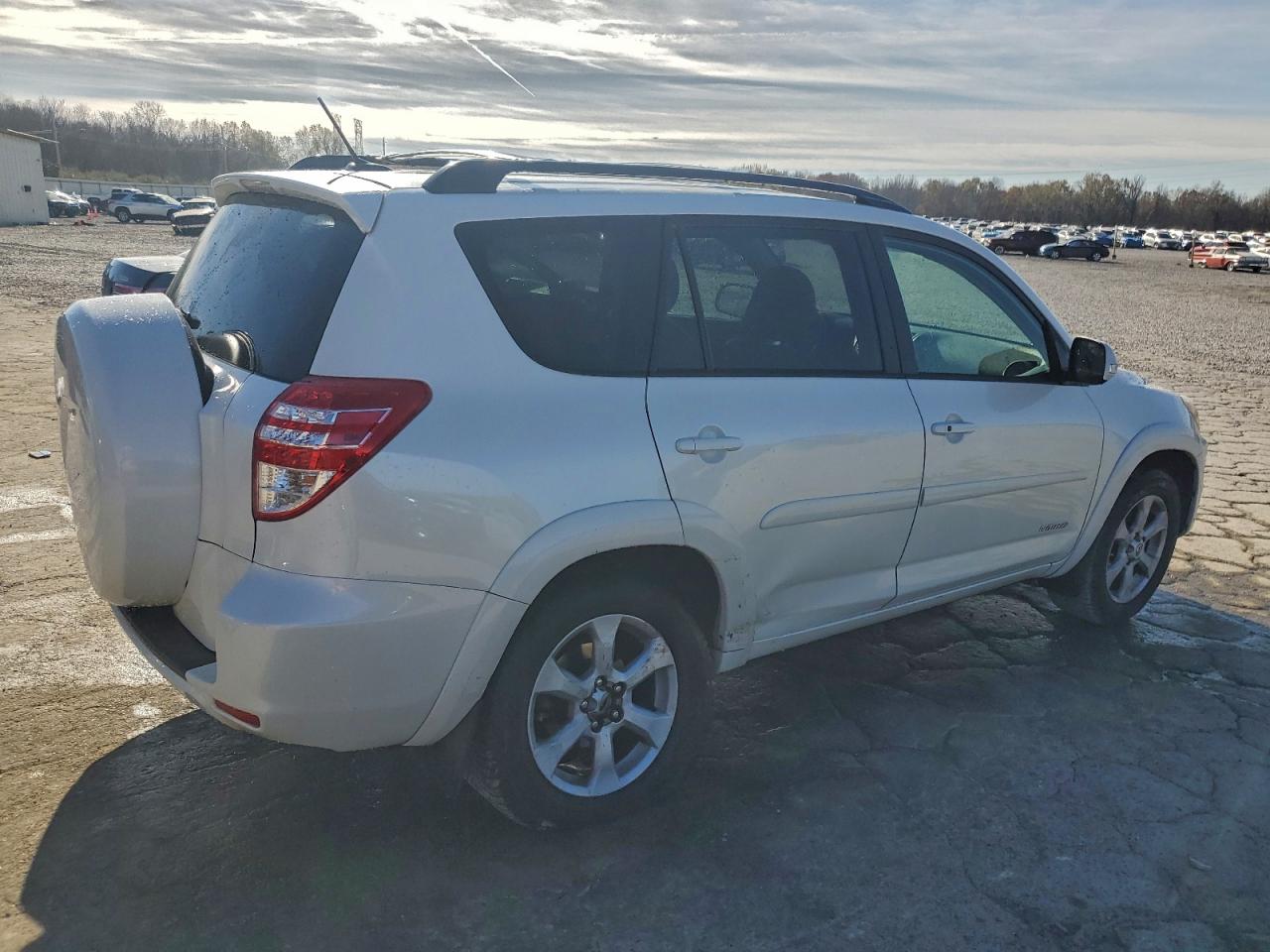 2011 TOYOTA RAV4 LIMITED photo 3