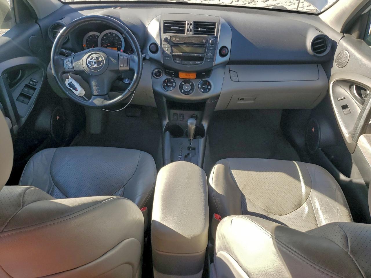 2011 TOYOTA RAV4 LIMITED photo 8