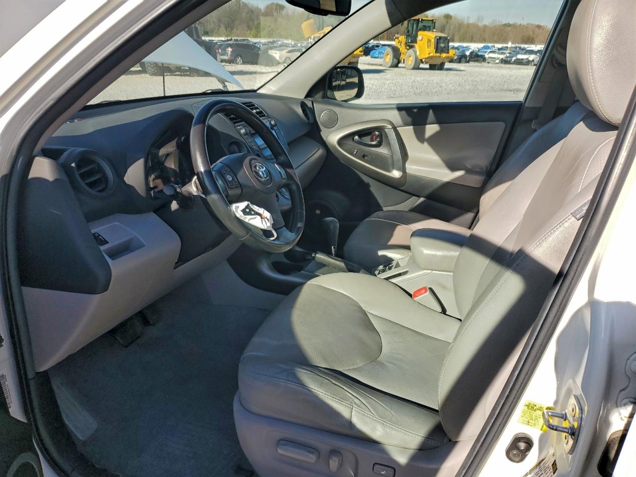 2011 TOYOTA RAV4 LIMITED photo 7