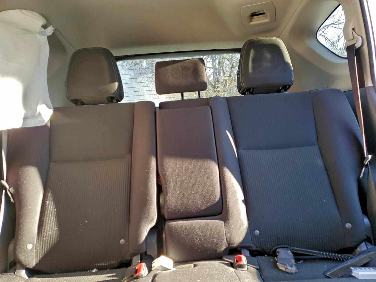 2014 TOYOTA RAV4 XLE photo 10