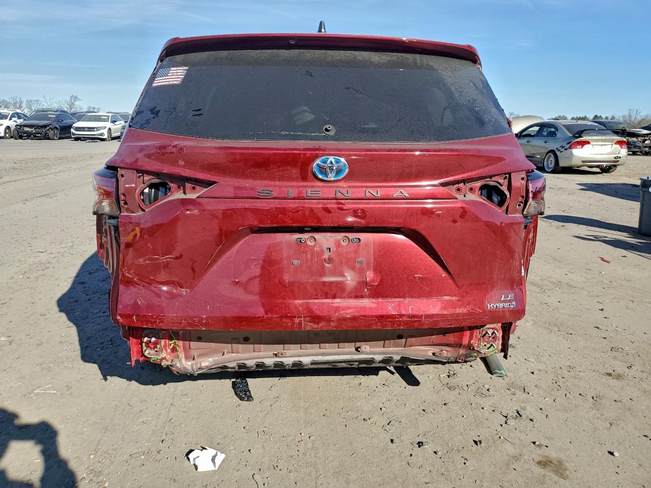 2021 TOYOTA SIENNA LE photo 6