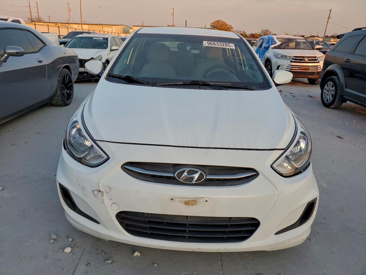 2017 HYUNDAI ACCENT SE photo 5