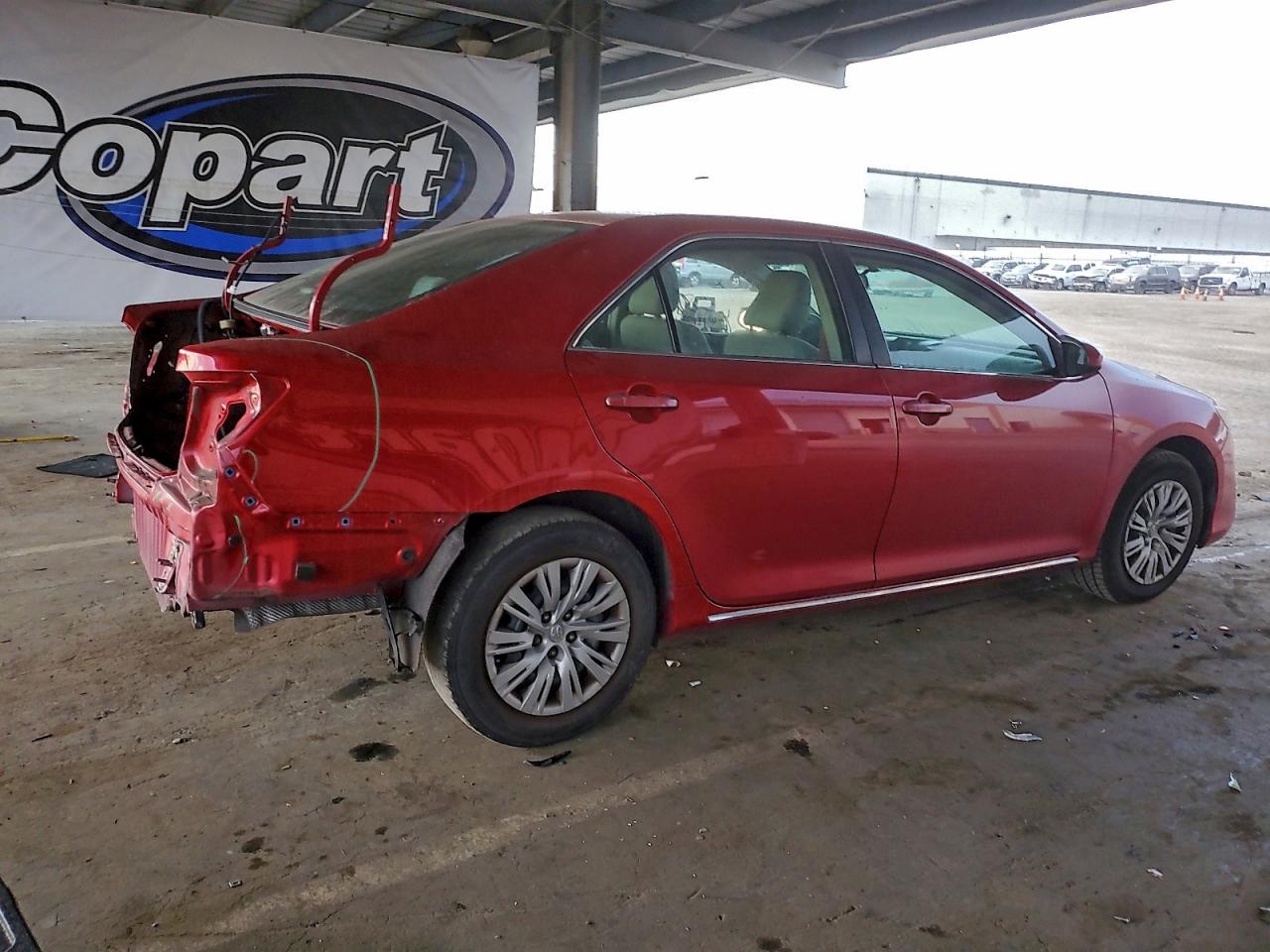 2013 TOYOTA CAMRY L photo 3