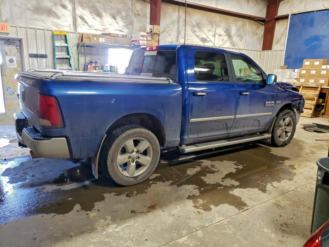 2017 RAM 1500 SLT photo 3
