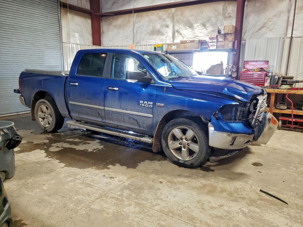 2017 RAM 1500 SLT photo 4
