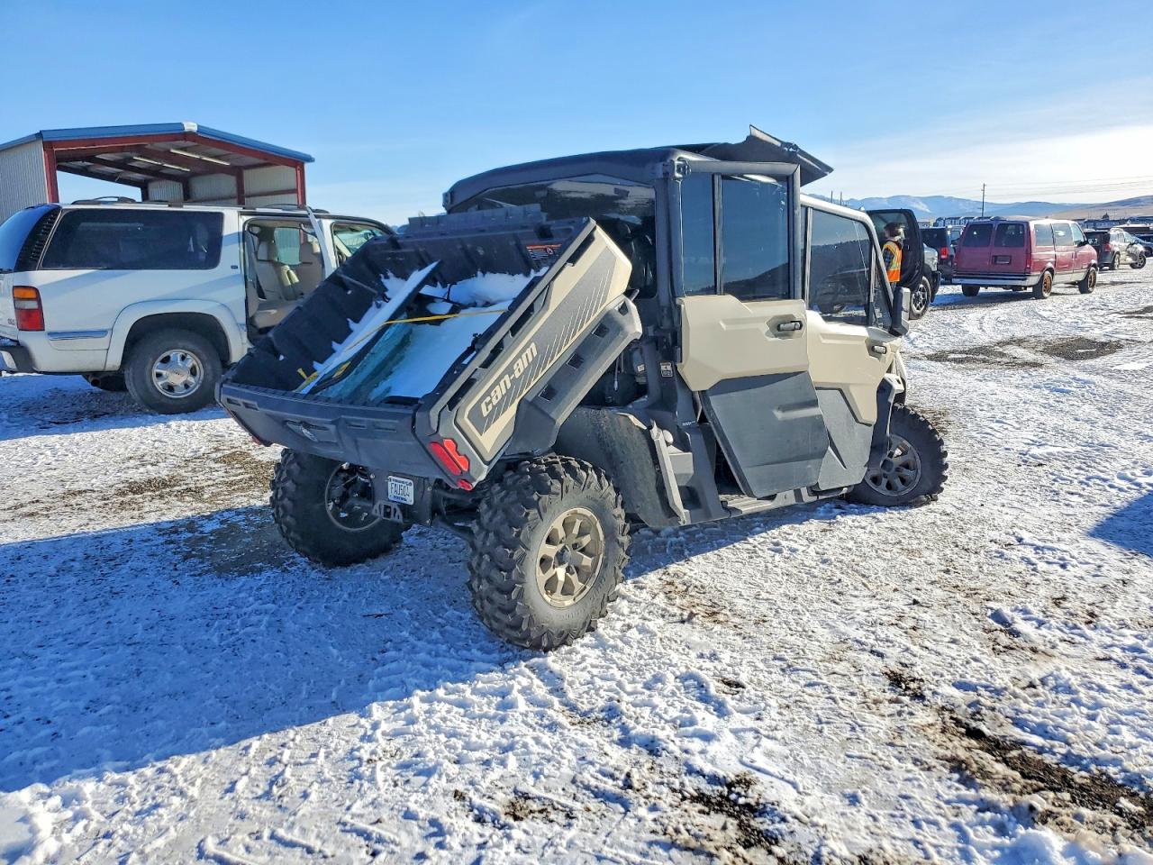 2025 CAN-AM DEFENDER UTILITY VEHICLE photo 4