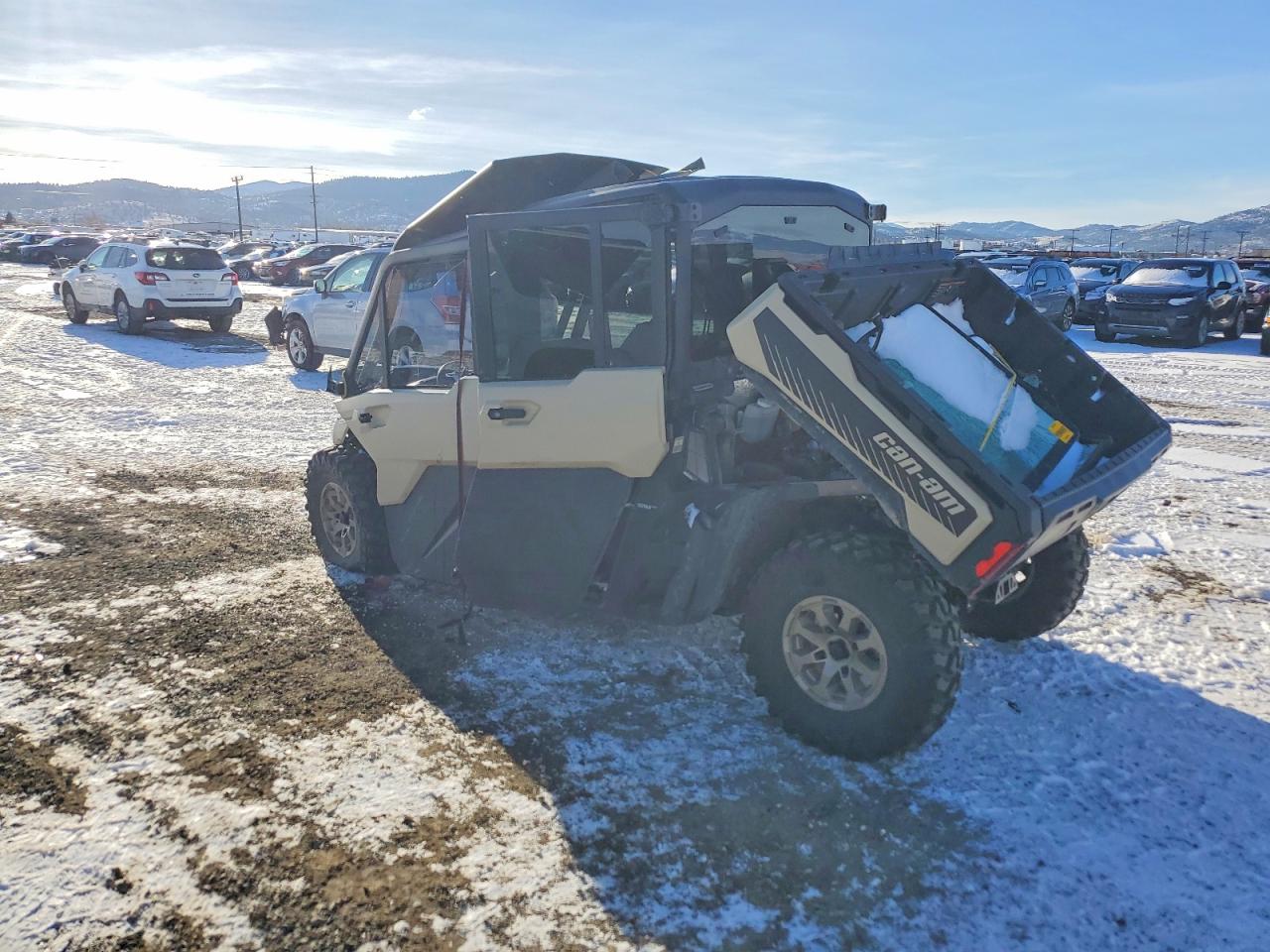 2025 CAN-AM DEFENDER UTILITY VEHICLE photo 3