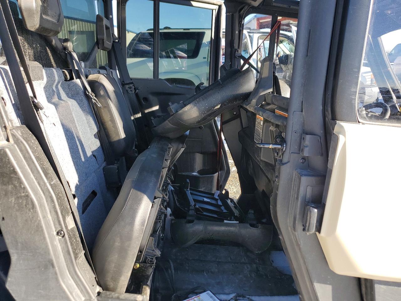 2025 CAN-AM DEFENDER UTILITY VEHICLE photo 6