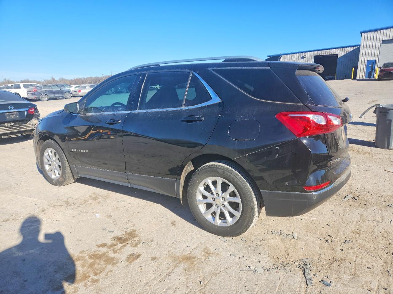 2020 CHEVROLET EQUINOX LT photo 2