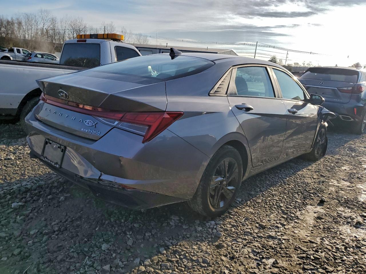 2023 HYUNDAI ELANTRA BLUE photo 3