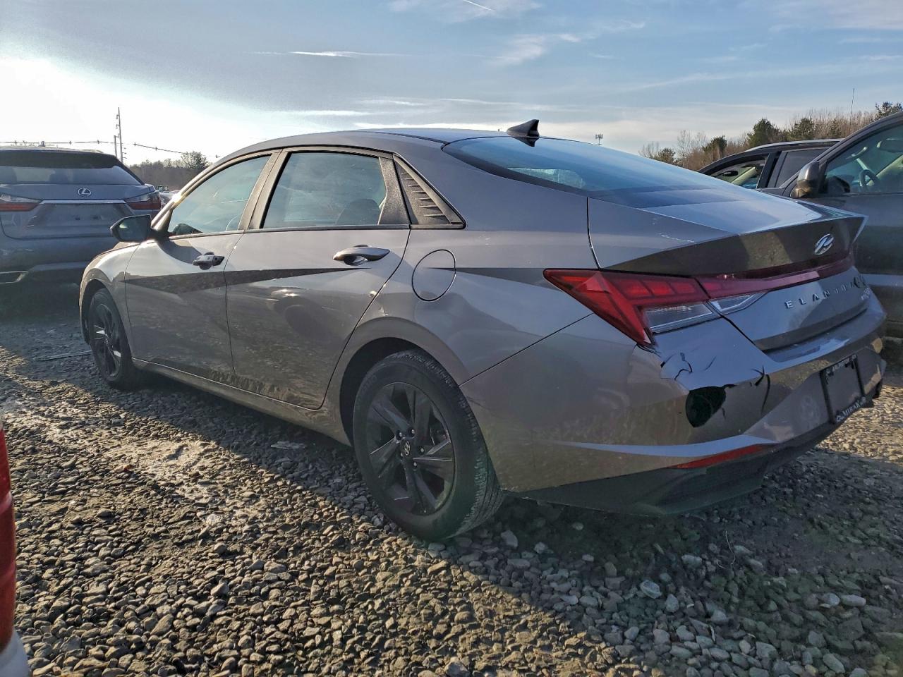 2023 HYUNDAI ELANTRA BLUE photo 2
