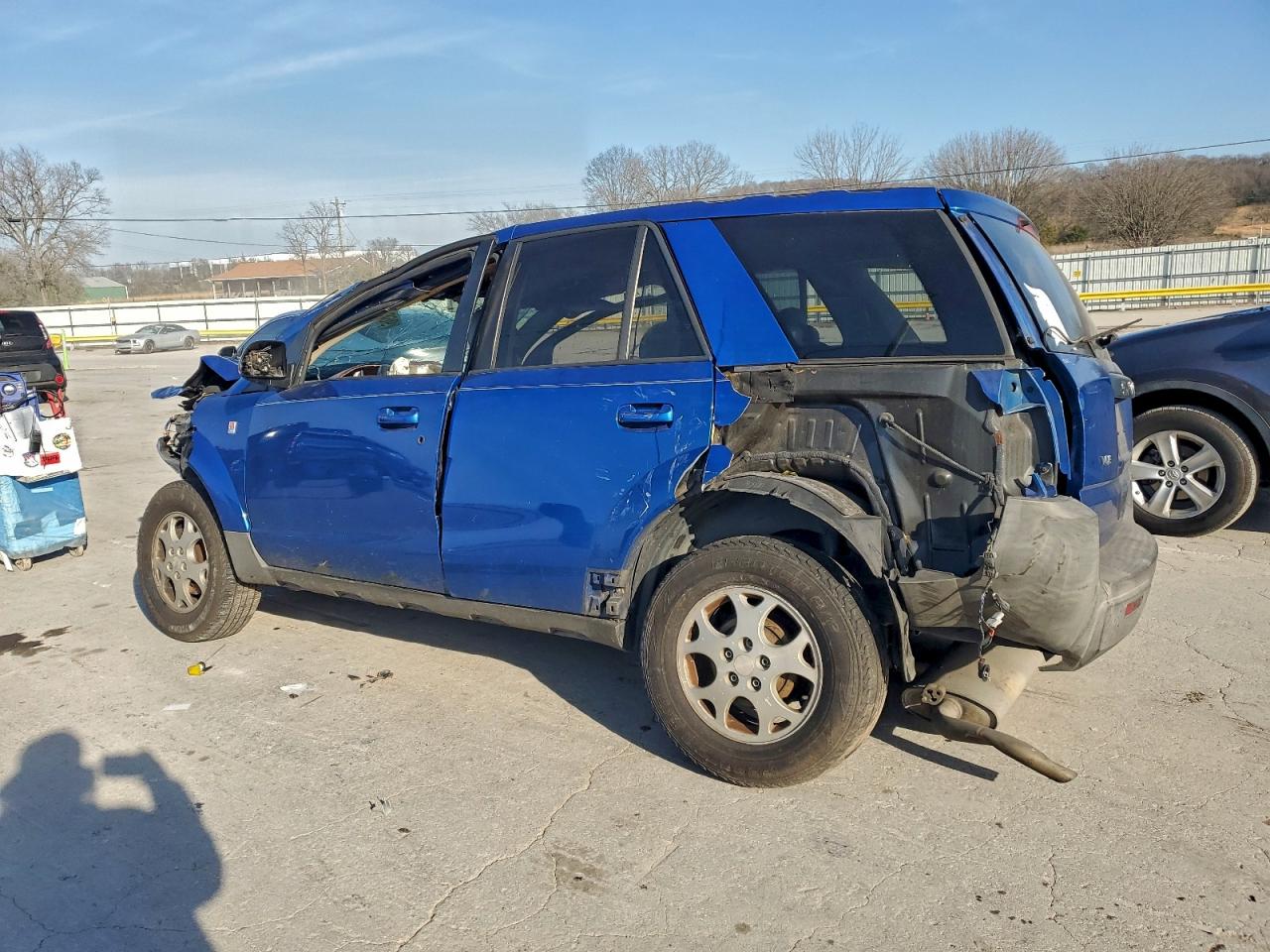 2004 SATURN VUE photo 2