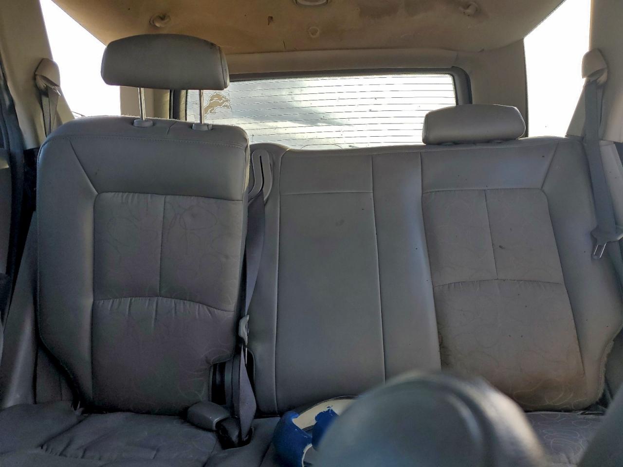 2004 SATURN VUE photo 10
