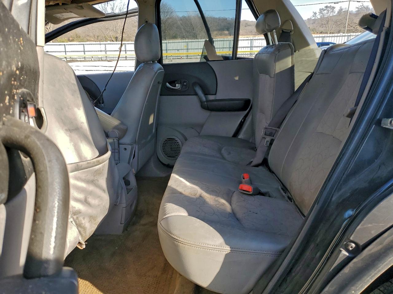 2004 SATURN VUE photo 11