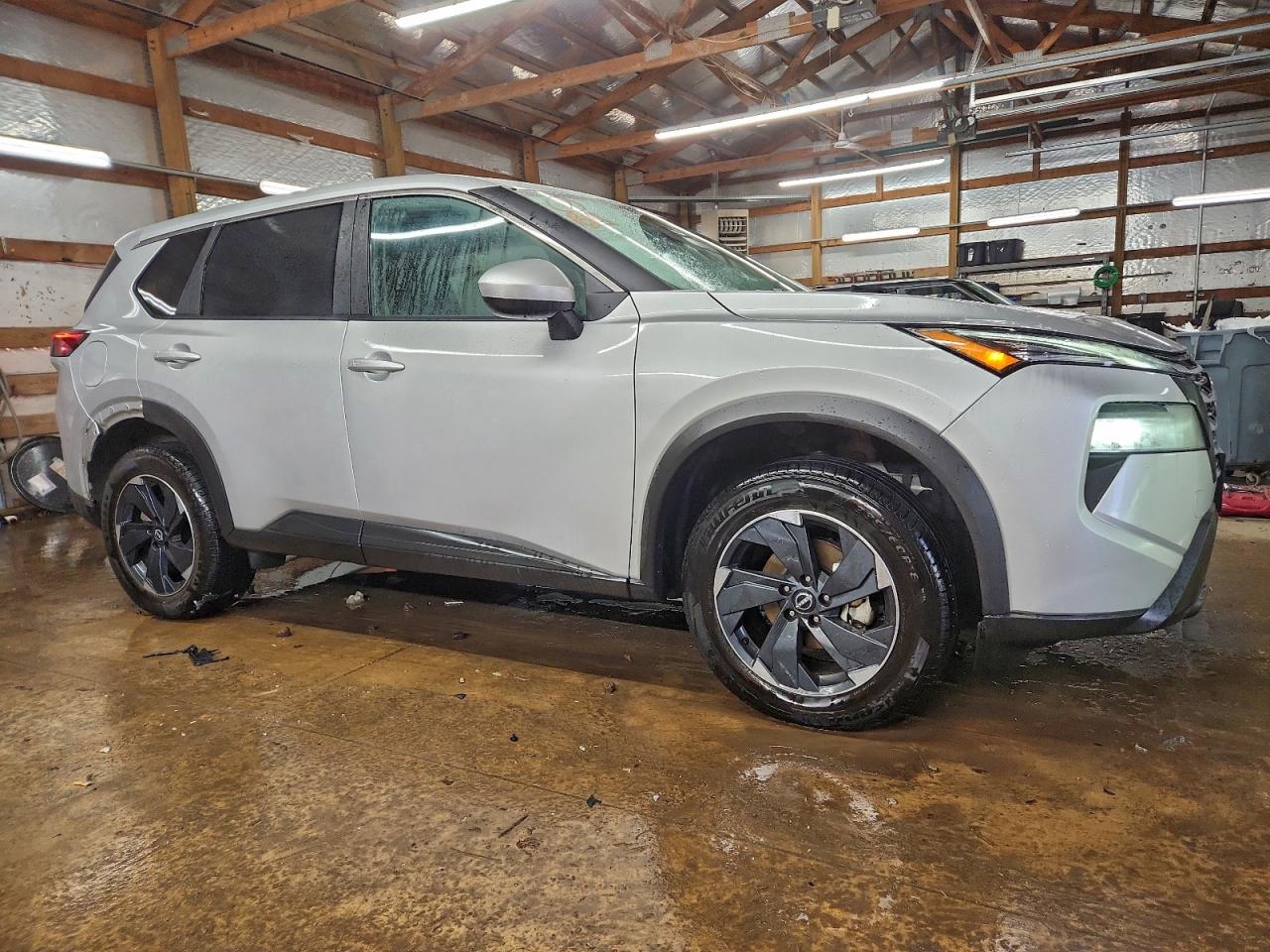 2024 NISSAN ROGUE SV photo 4