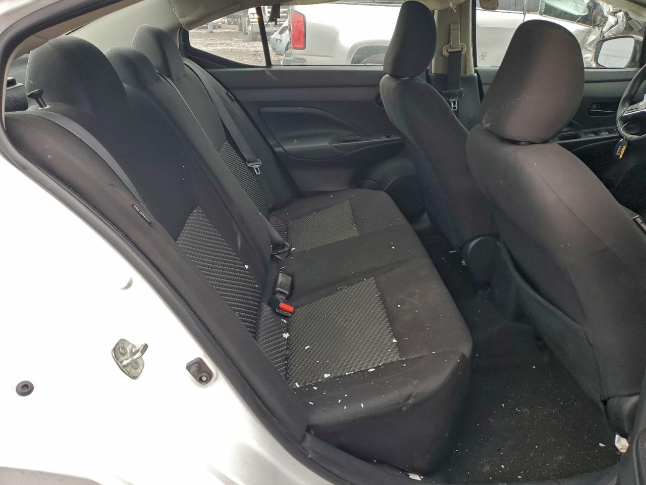 2021 NISSAN VERSA S photo 10
