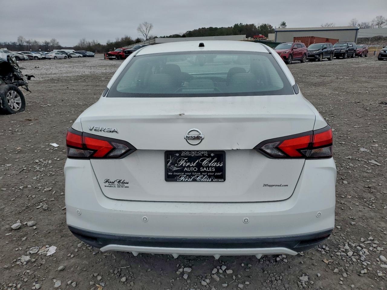 2021 NISSAN VERSA S photo 6