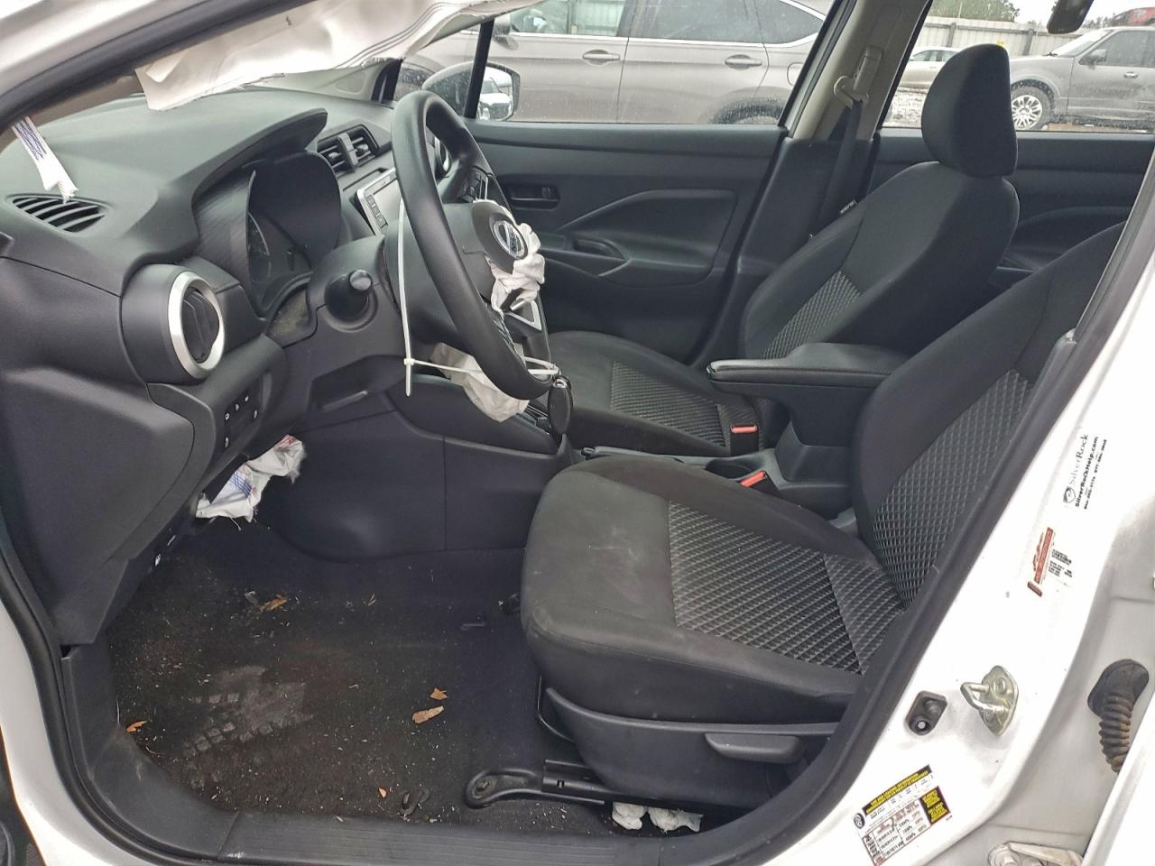 2021 NISSAN VERSA S photo 7