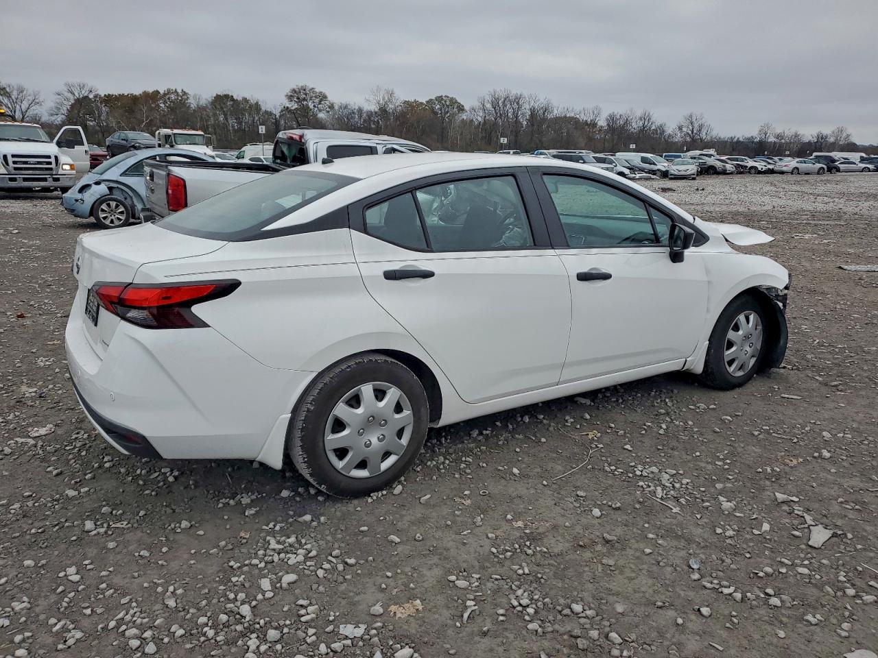 2021 NISSAN VERSA S photo 3