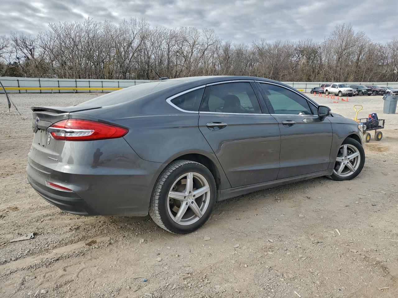 2019 FORD FUSION TITANIUM photo 3