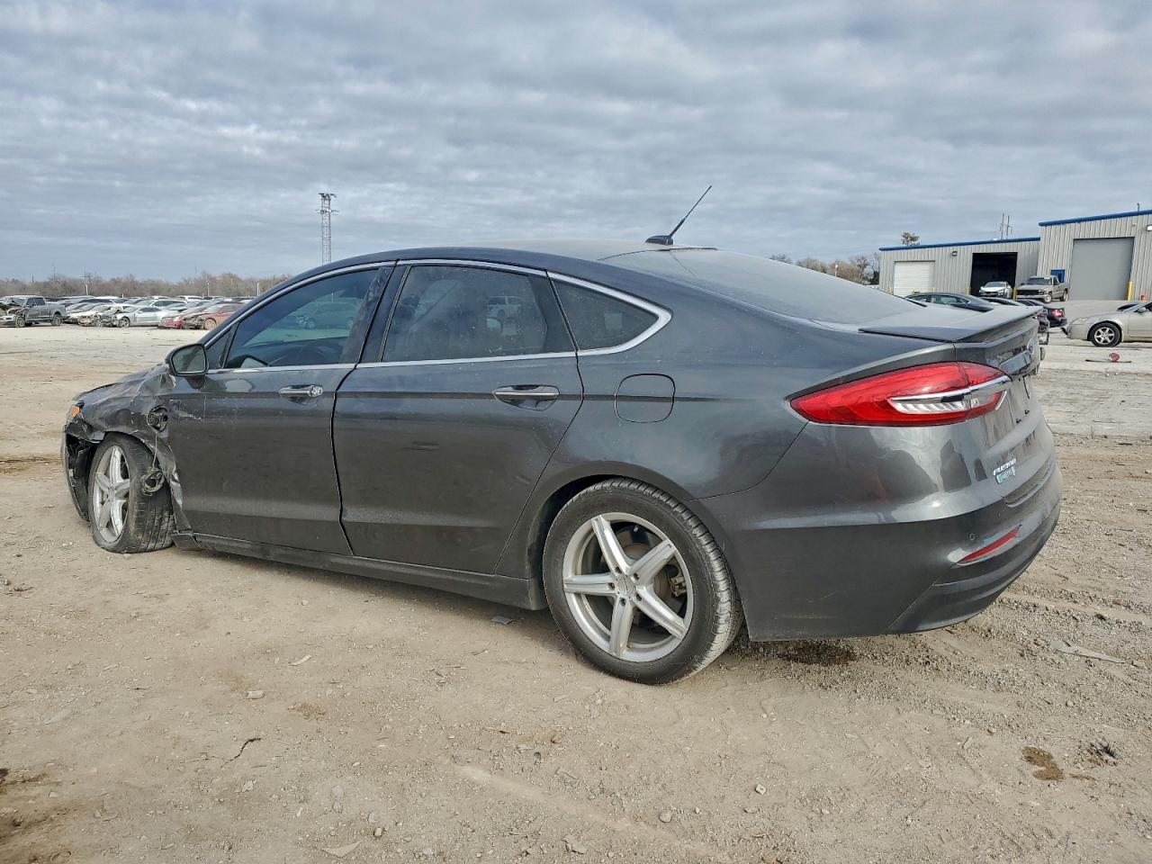 2019 FORD FUSION TITANIUM photo 2