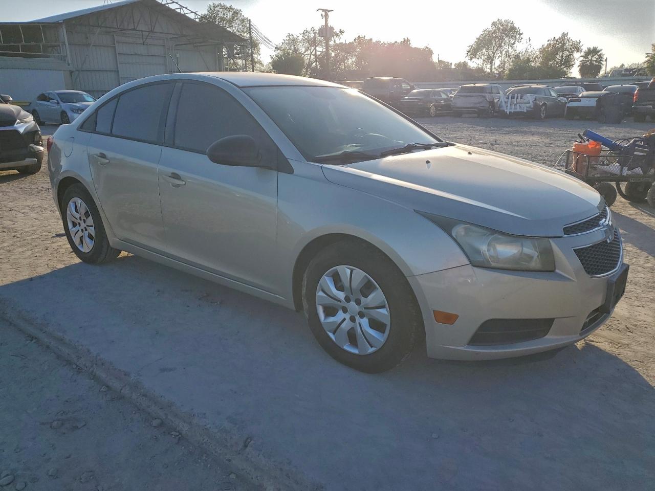 2013 CHEVROLET CRUZE LS photo 4