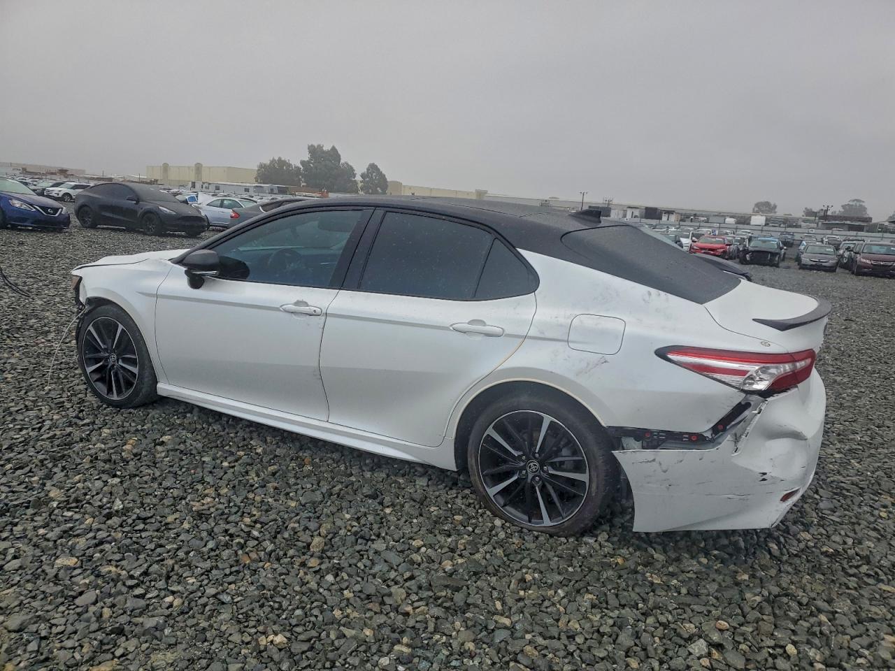 2020 TOYOTA CAMRY XSE photo 2