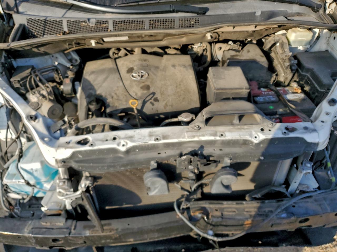 2017 TOYOTA SIENNA SE photo 12