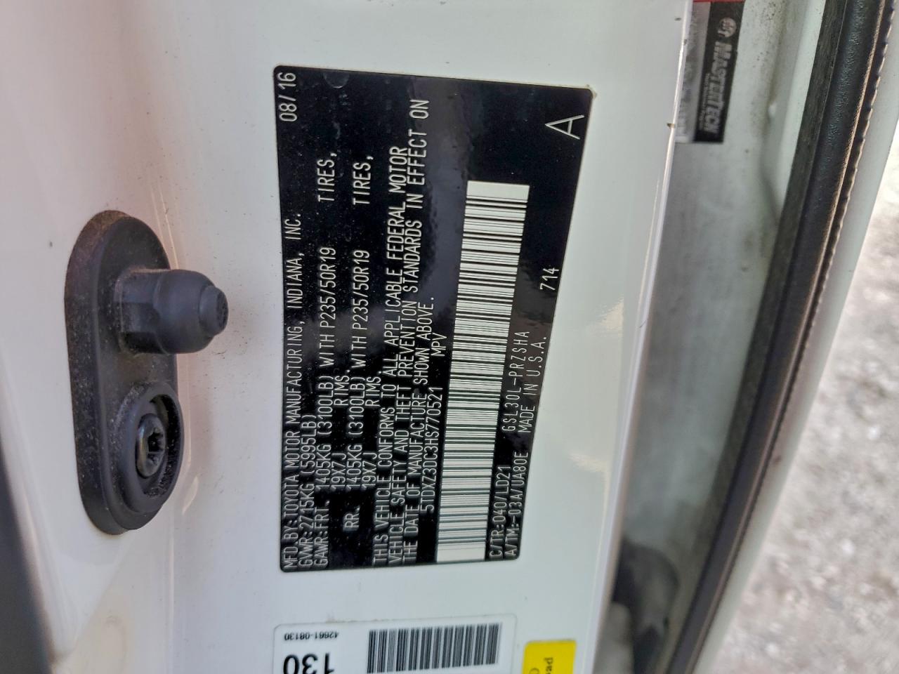 2017 TOYOTA SIENNA SE photo 13
